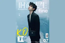 蓝天白云背景 俊朗西服少年王源来了图片