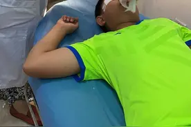 课间被同学用弹弓打出青光眼，9岁小伢儿视力差点损伤图片