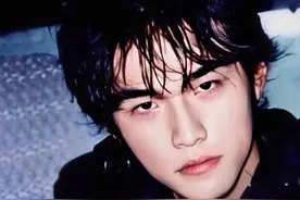 周杰伦20年前旧照曝光！清秀帅气颜值超高图片