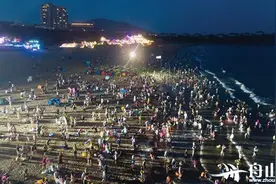 新区财经丨舟山520幸福街、海滨Hi夜市、沙滩夜经济…… 岛城夜经济升温 城市“烟火气”浓了图片