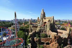 游乐场收“官方插队费”是否合理？图片