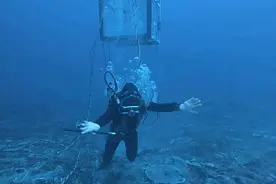 南海，海军大深度潜水训练……图片