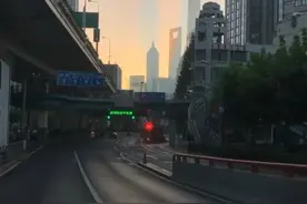 上海现海市蜃楼？上海市气象局：系建筑物影子图片