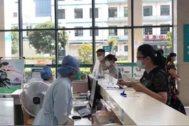 青浦、嘉善、吴江三地实现医保一卡通2.0版，长三角示范区百姓看病更便捷图片