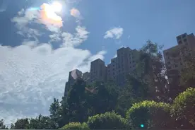 美！石家庄上空现七彩祥云图片