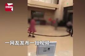 网传大爷大妈酒店大堂蹭凉跳舞赖着不走？真相来了图片
