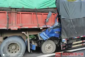 兰海高速南宁往北海方向两货车追尾，一司机抢救无效身亡图片