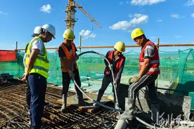 河北张家口：奥体中心游泳馆封顶图片