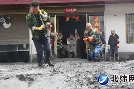 众志成城 共克时艰图片