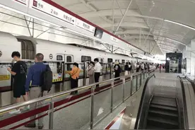 这个夏天我们迎来一座地铁新车站，今天11号线陈翔公路站开张了，公交配套已到位图片