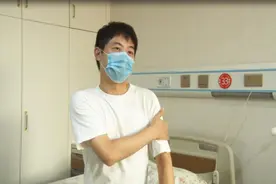 长沙31岁白领午睡吹风扇，脖子僵硬变“木头人”图片