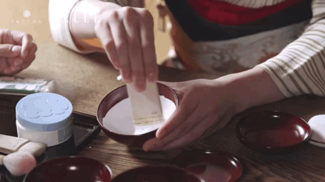 两项美容品牌创始人大奖得主的她，来亲授护肤秘诀了？