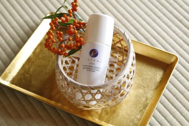 两项美容品牌创始人大奖得主的她，来亲授护肤秘诀了？