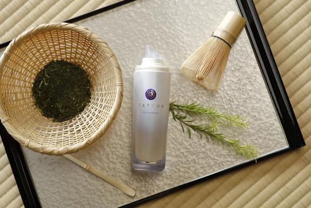 两项美容品牌创始人大奖得主的她，来亲授护肤秘诀了？