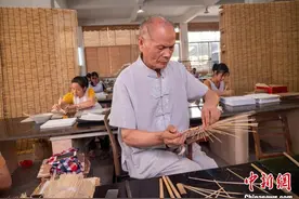 广西桂林民间艺人闯荡境外市场 指尖传播非遗文化图片