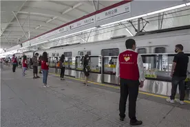 上海轨道交通11号线陈翔公路站正式开通运营图片