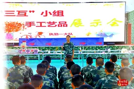 兵哥哥脑洞大开  手工艺品亮相军营图片