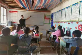 曾经爬行求学 如今站立支教 凉山“爬行少年”的十年一梦图片