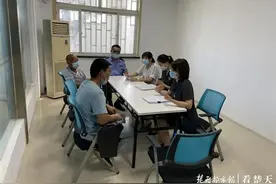城市里的巡回法庭，多元调解交通纠纷图片