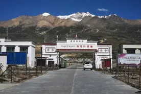 彩渠塘村：家门口泡温泉治风湿奔小康图片