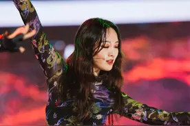 孟佳回应选择张含韵PK，称提前说了，不会伤害到友情图片