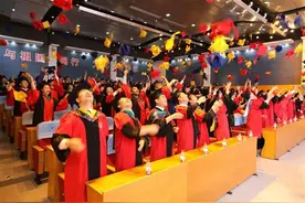 华农千人获授学位，留学生“七夕”深情表白母校图片