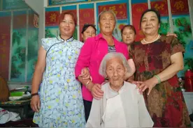 一段视频引发的爱心接力：抗战老兵95岁遗孀终于找到阔别60年的至亲图片