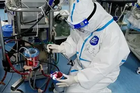 病区患者伉俪情深：我忘了自己，却只记得你的名字图片