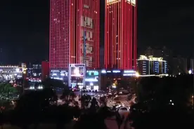 摩天轮烟花秀点亮浪漫七夕夜 长沙县释放新“夜”态图片