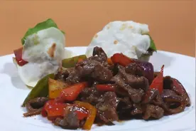 「养生厨房」今日菜谱《小米袋肉蔬》图片
