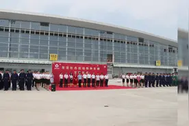 又进一步！菏泽牡丹机场举行特种车辆交接仪式图片
