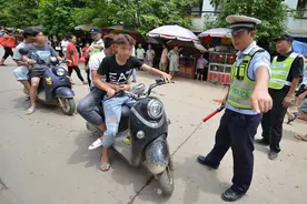 钦州乡镇“电摩”大整治，那思镇一批“精神小伙”挨了……图片