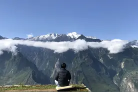他美院毕业，隐居终南山七年：真的很想一生，都如出水莲花这般清图片
