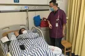 4斤小龙虾下肚，2人被紧急送医！你还敢这样吃？图片
