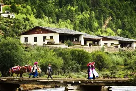 墅舍隐遁：山海田园咫尺间图片