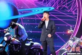 胡海泉独唱《奔跑》出道20多年对音乐热爱不变图片