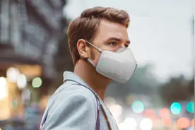 LG推出空气净化面罩 可根据呼吸频率自动调节风速图片