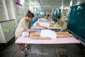 韩国一女搓澡师确诊：有症状仍工作 接触1500多人图片