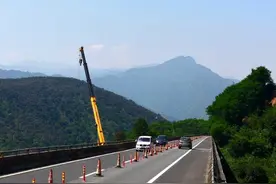 攀西公司西攀高速秧田湾大桥恢复双向通行图片