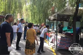 清理8吨楼顶杂物 火车站街道深入推进环境卫生整治图片