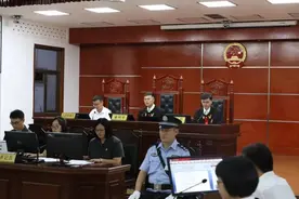 男子被举报上班吃馒头，起诉同事索赔10000元图片