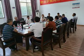邵东市职业中专学校举行援疆教师欢送会图片