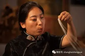 守护非遗：巧手慧心的她，用薄如蝉翼的竹丝作画图片