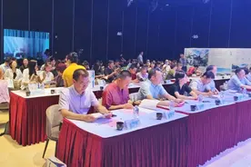 现场 | 因“紫金奖”相聚，他们在吴江旗袍小镇展开智慧碰撞图片