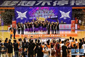 CUBA总决赛：清华大学夺冠图片