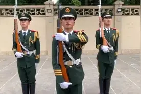 又到退伍季 钓鱼台国宾馆举行礼宾枪交接仪式图片