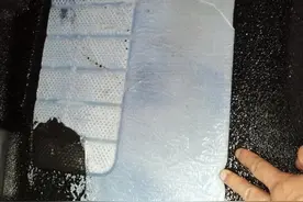 刚买5个月的车漏雨，4S店：修车并补偿10000元图片