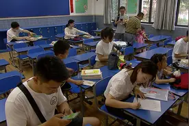 一年级“神兽”第一次进小学校园 听听孩子的小心愿视频封面