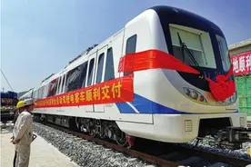 南宁地铁5号线首辆列车交付 预计2021年12月28日建成通车图片