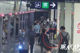 成年人的世界不容易，看南京地铁里这些累晕、醉倒的身影图片